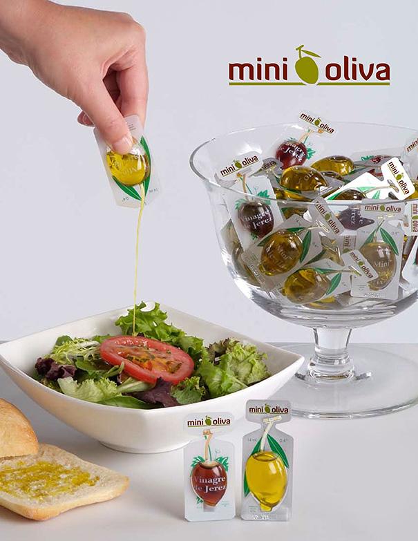 Paquete de aceite de oliva en forma de aceituna