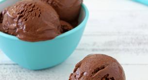 Cómo hacer helado de chocolate en casa